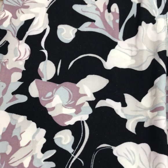 COMFY LEGGINGS Women's Capri Length Buttery Soft Yoga Workout - Picture 6 of 7